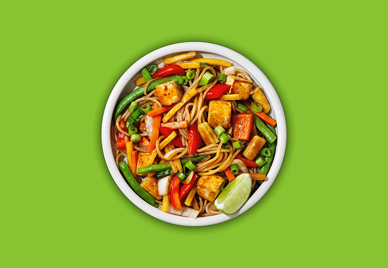 Macarrão Thai Drunken Noodles com Tofu