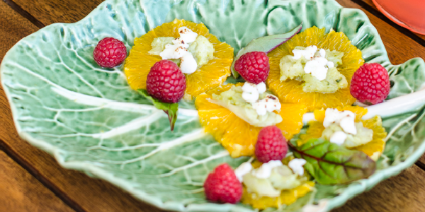 Bacalhau Fresco Cru com Laranja e Queijo de Cabra Braseado