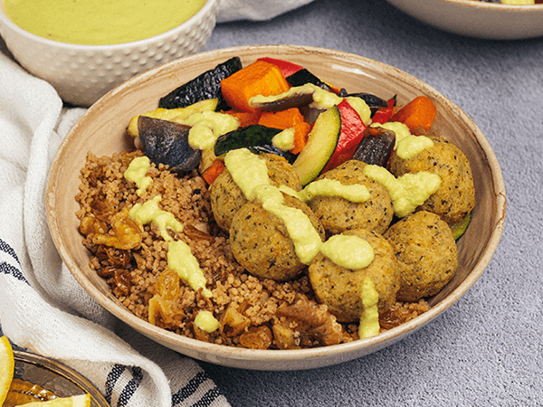 Inês Mendes - Bowl de falafel, legulmes e couscous de frutos secos