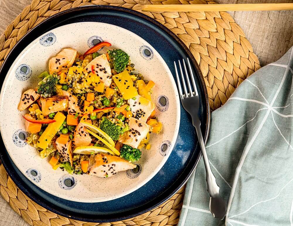 Veggie Bowl com Salmão assado em papelote
