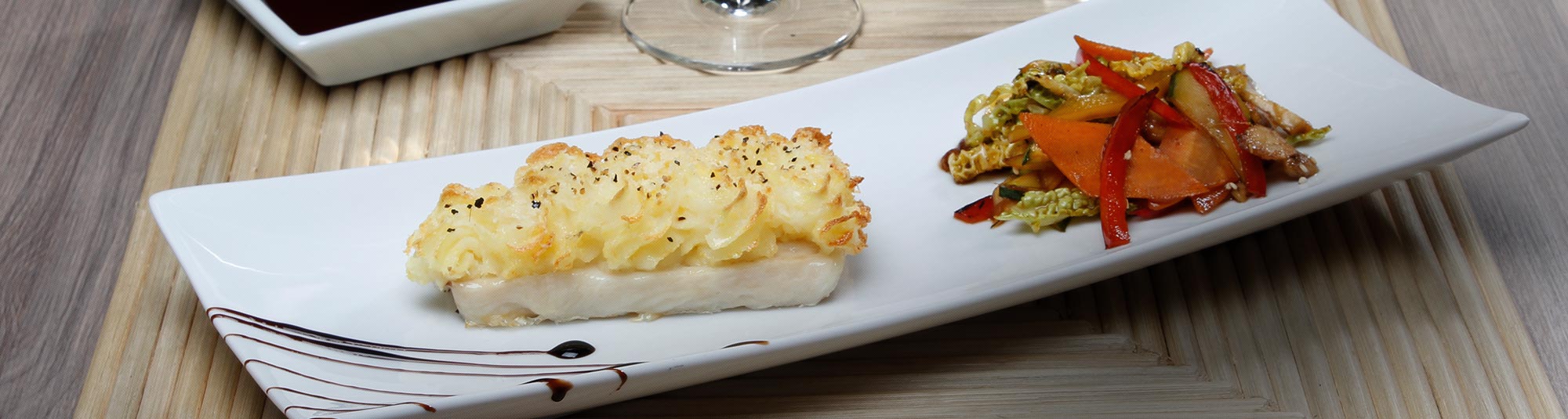 Lombos de Pescada com Batatas Duquesa e Wok Oriental